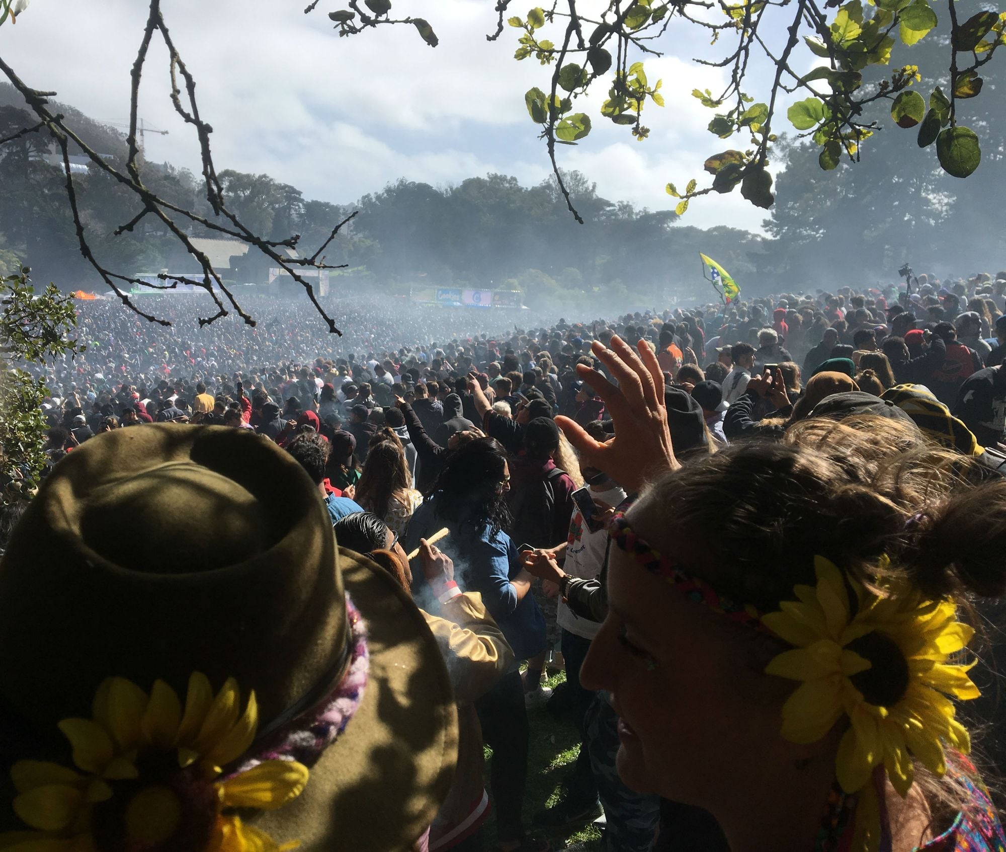 4/20 Blankets Golden Gate Park With The Smoke Of 19,000 Stoners, Park Shockingly Clean On Sunday