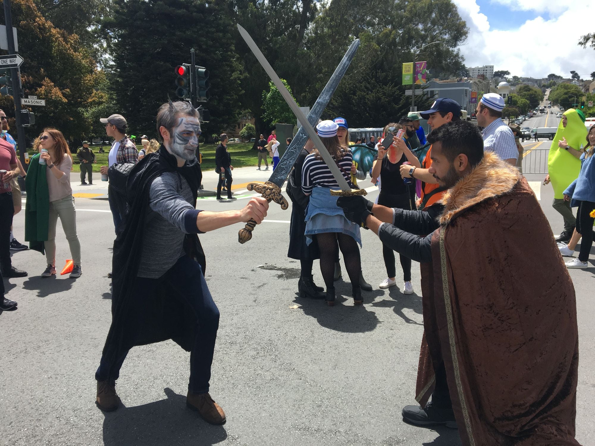 Photos: Bay to Breakers Battles Rain With ‘Game of Thrones,’ Elizabeth Holmes Costumes