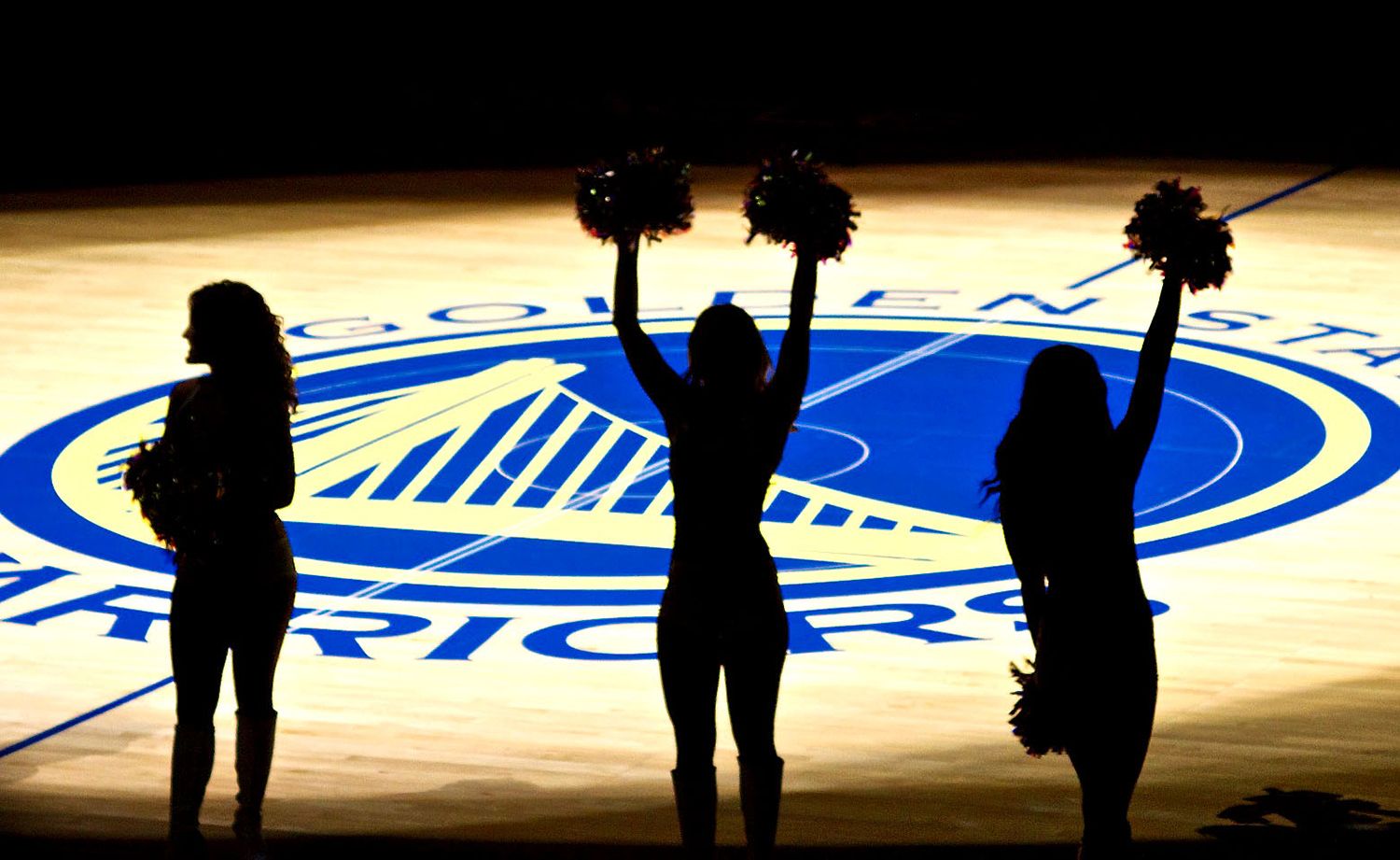 Warriors Win 109-104 In Dramatic Game 2, Thompson and Looney Exit with Injuries
