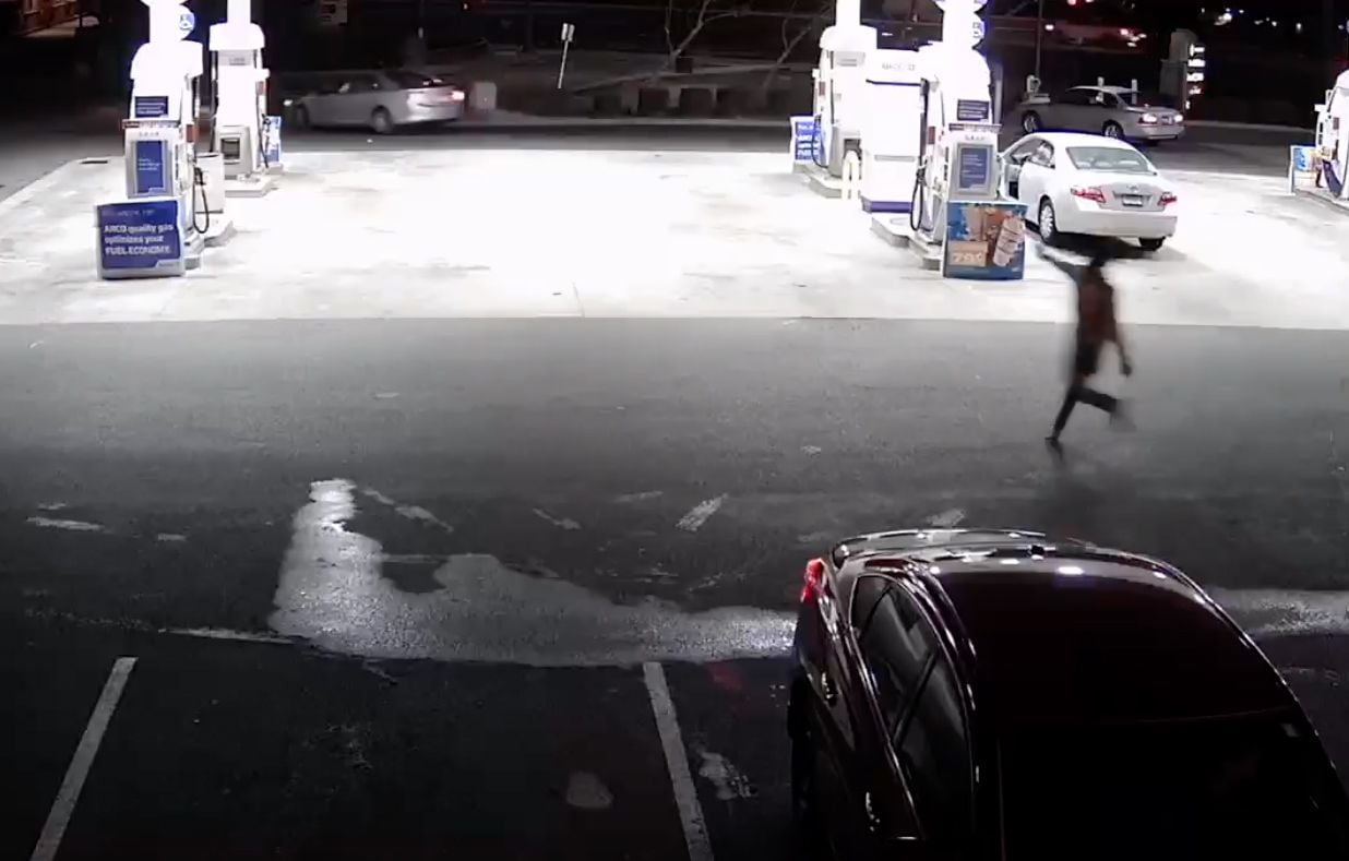 Lyft Driver Escapes Carjacking As Suspect Is Seen Shooting At Fleeing Car