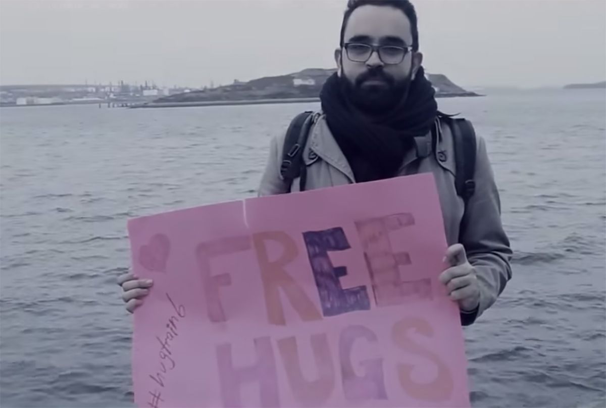 'HugTrain' to Offer Free Hugs at Golden Gate Bridge Before Midnight