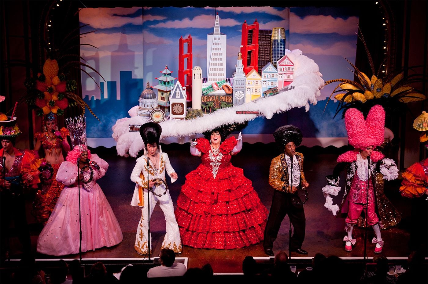 New Year's Day Links: Newsom and Pelosi Attend Final 'Beach Blanket' Performance
