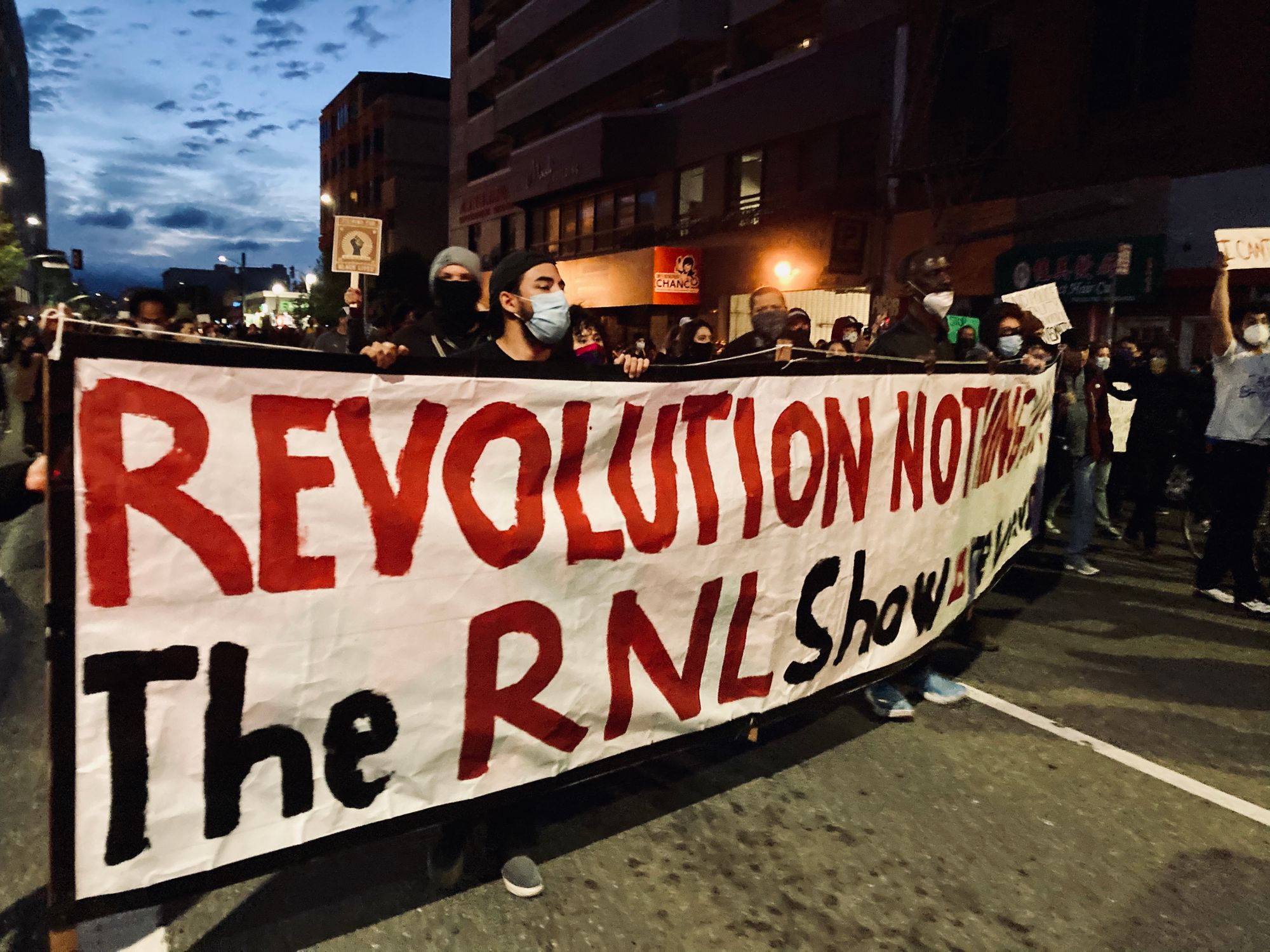 Protest In Oakland Turns Violent, 22 Arrested, Looters Detained, Officers Injured, Federal Officer Killed