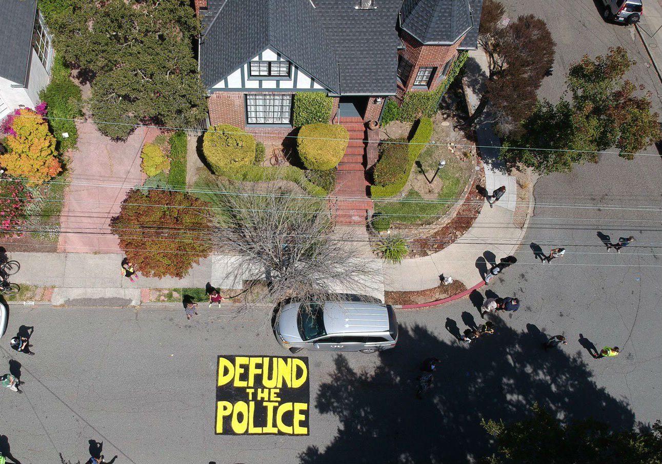 Vandals Tag the Hell Out of Oakland Mayor Libby Schaaf’s House
