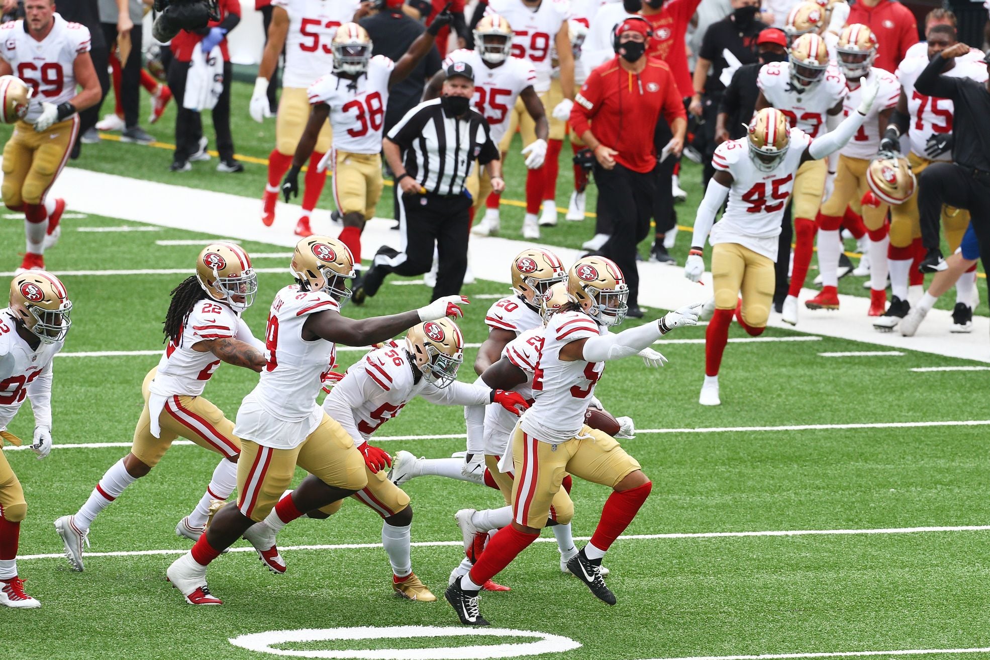 49ers Crush Giants 36-9, Remain Undefeated On the Road as Nick Mullens Powers Offense To Impressive Win
