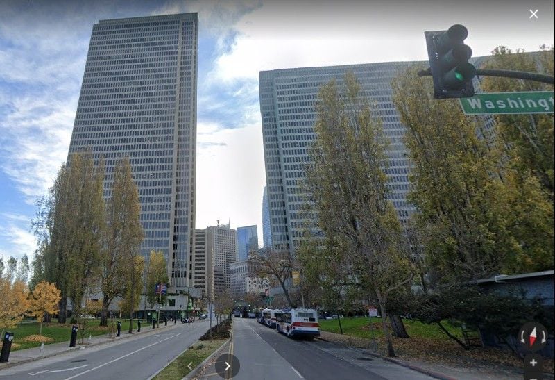 FiDi Thieves Beat and Rob Elderly Man of Camera, as the Weekend Saw Something of a Robbery Spree