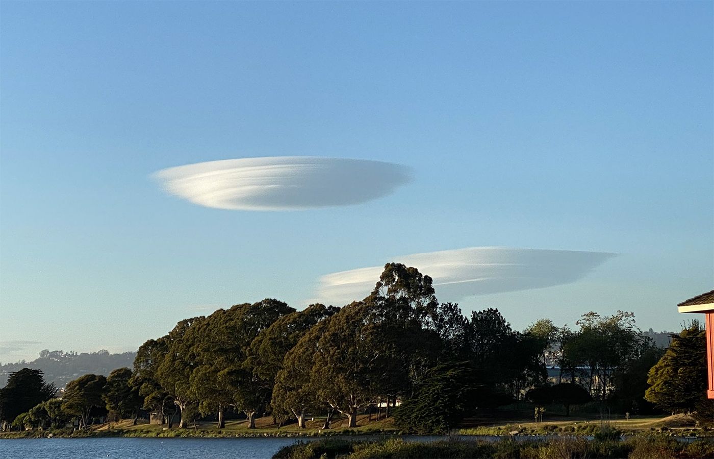 Tuesday Morning Topline: Lenticular 'UFO Clouds' Delight and Confuse Bay Area