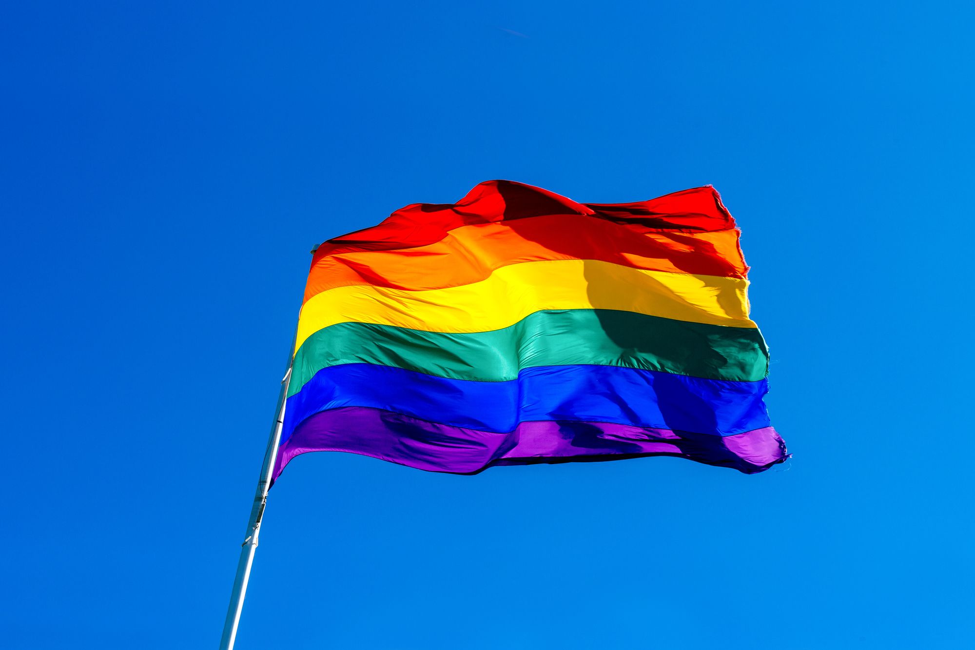 Sunday Links: Dolores Park, Oasis Come Alive With Thousands Celebrating Pride