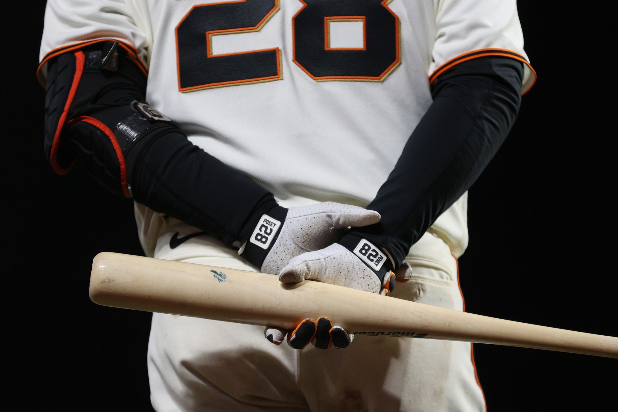 Saturday Links: Giants Shut Out Dodgers 4-0 in Game 1 Victory