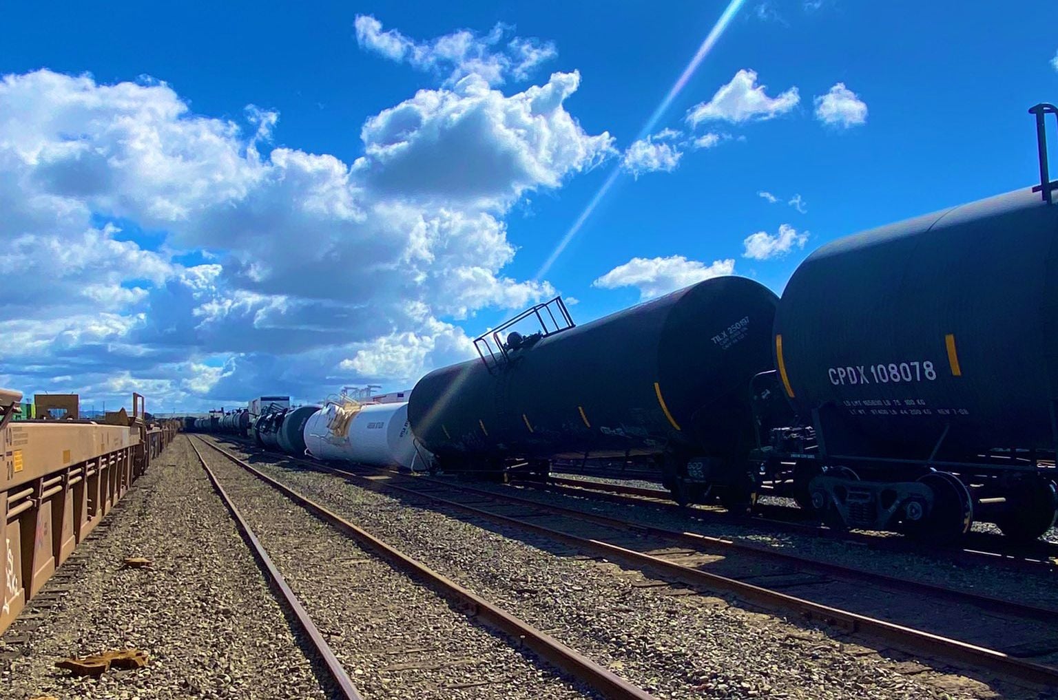 Freight Train Carrying Sulfuric Acid Derails In West Oakland