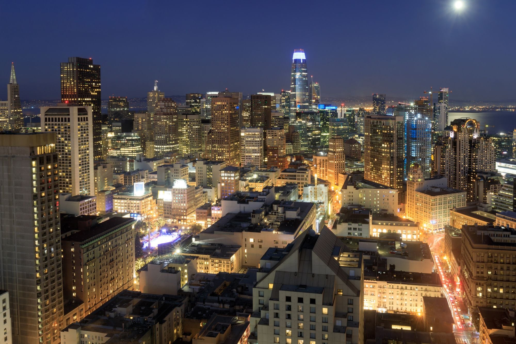 Day Around the Bay: Black Friday at Union Square Sees Substantial SFPD Presence