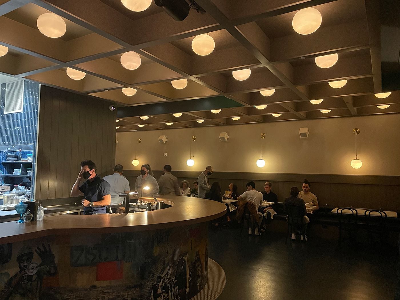 Le Fantastique, a New Wine-Focused Restaurant With a Vinyl Soundtrack, Debuts In Hayes Valley
