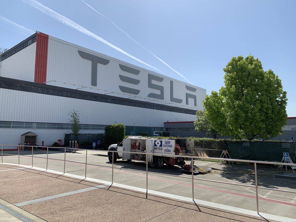Dead Body Found at Fremont Tesla Factory, Police Rule It a Homicide