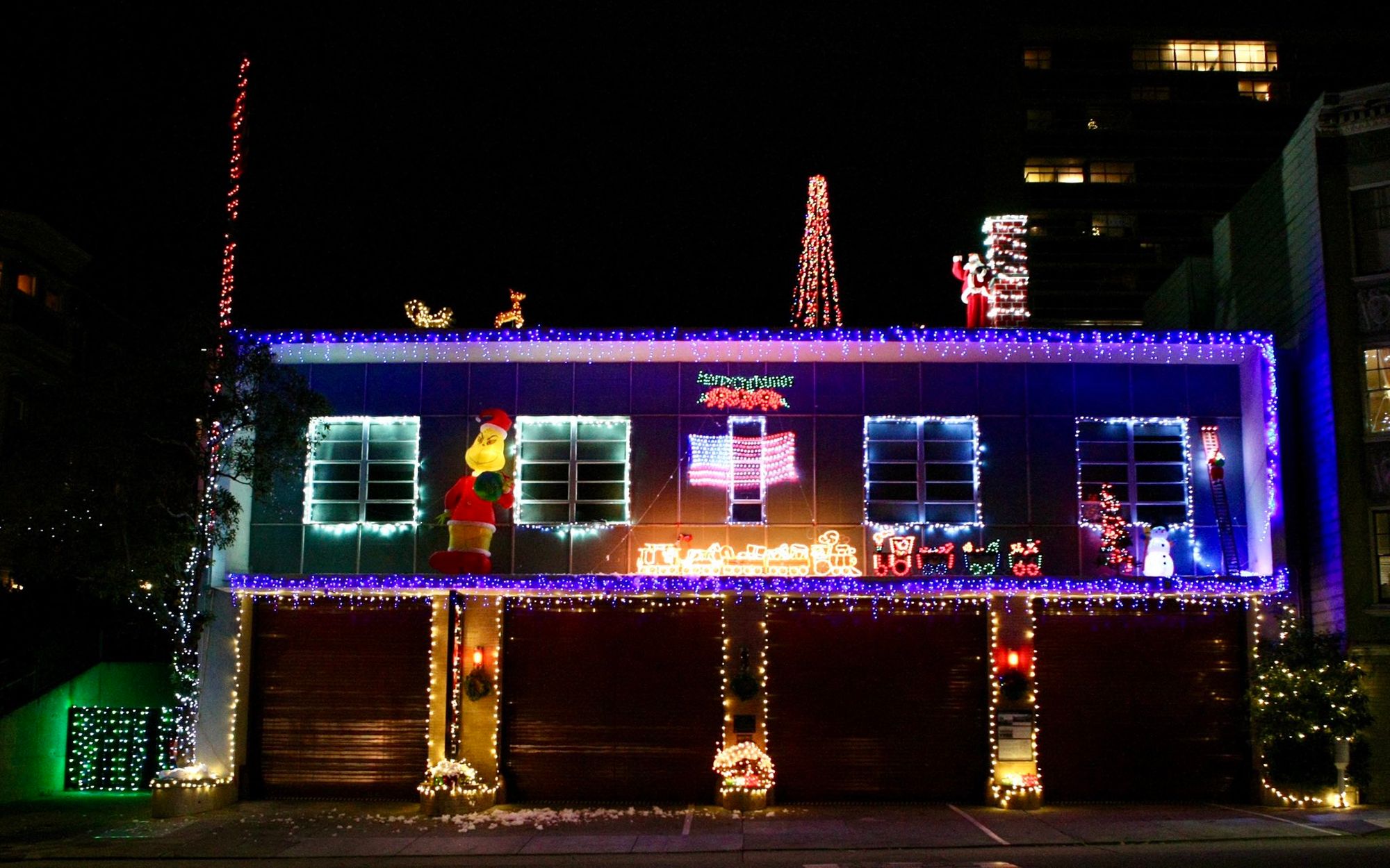 Mission District Fire Station With Snow Machine Giant Santa And 