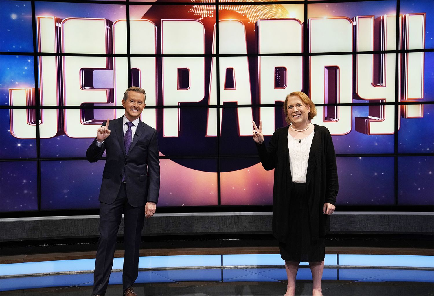 'Jeopardy!' Champ Amy Schneider Ends 40-Game Winning Streak By Forgetting About Bangladesh