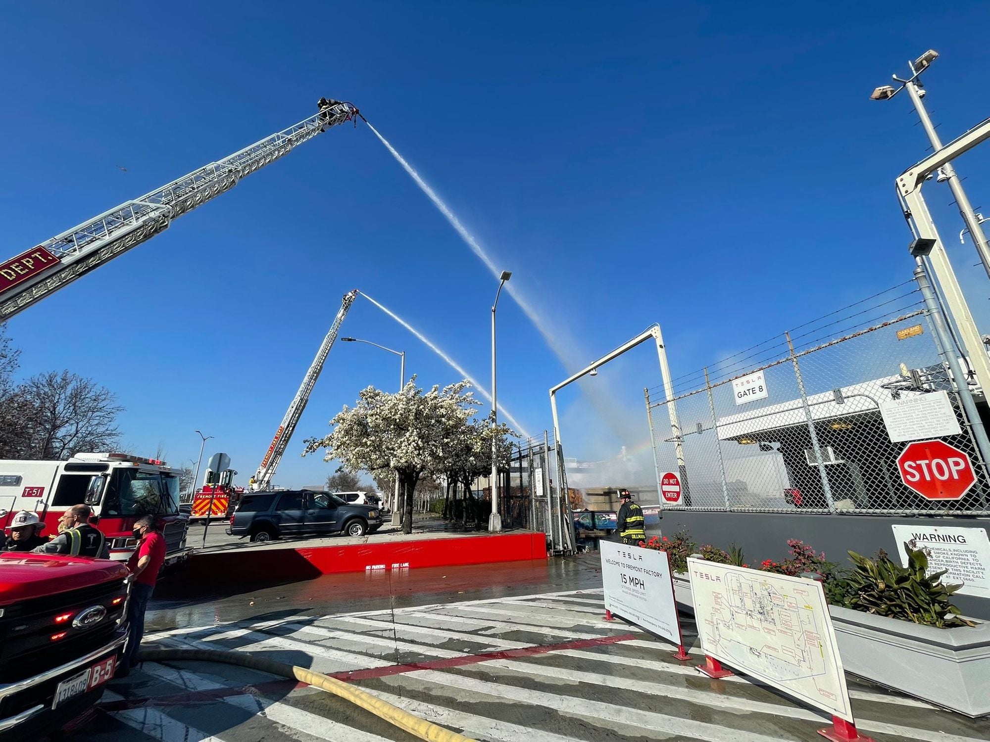Saturday Links: Two-Alarm Fire Erupts at Tesla's Fremont Factory