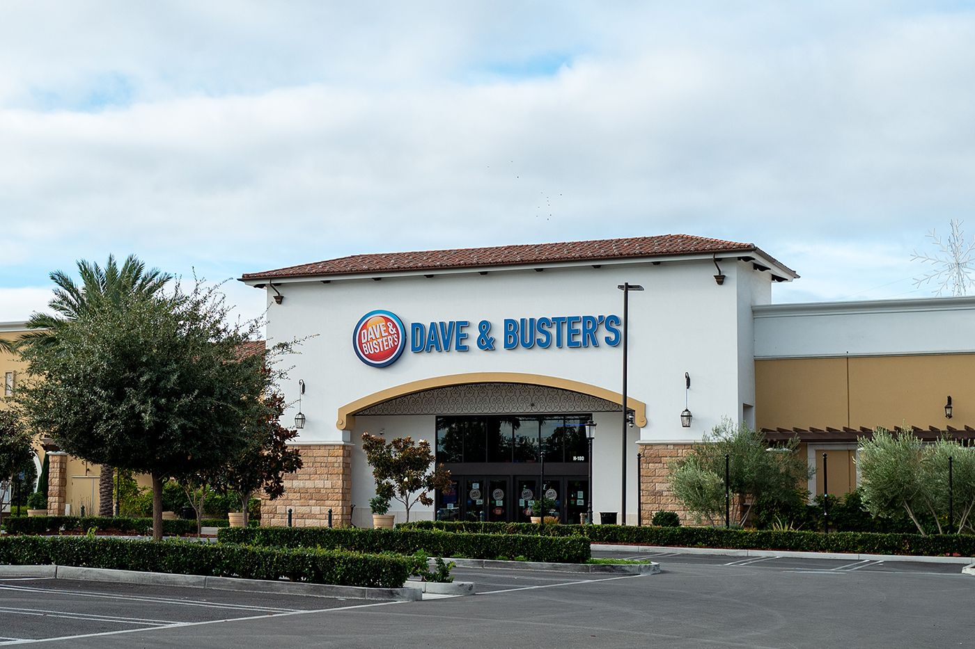 Four People Injured In Shooting at Dave & Busters In Concord