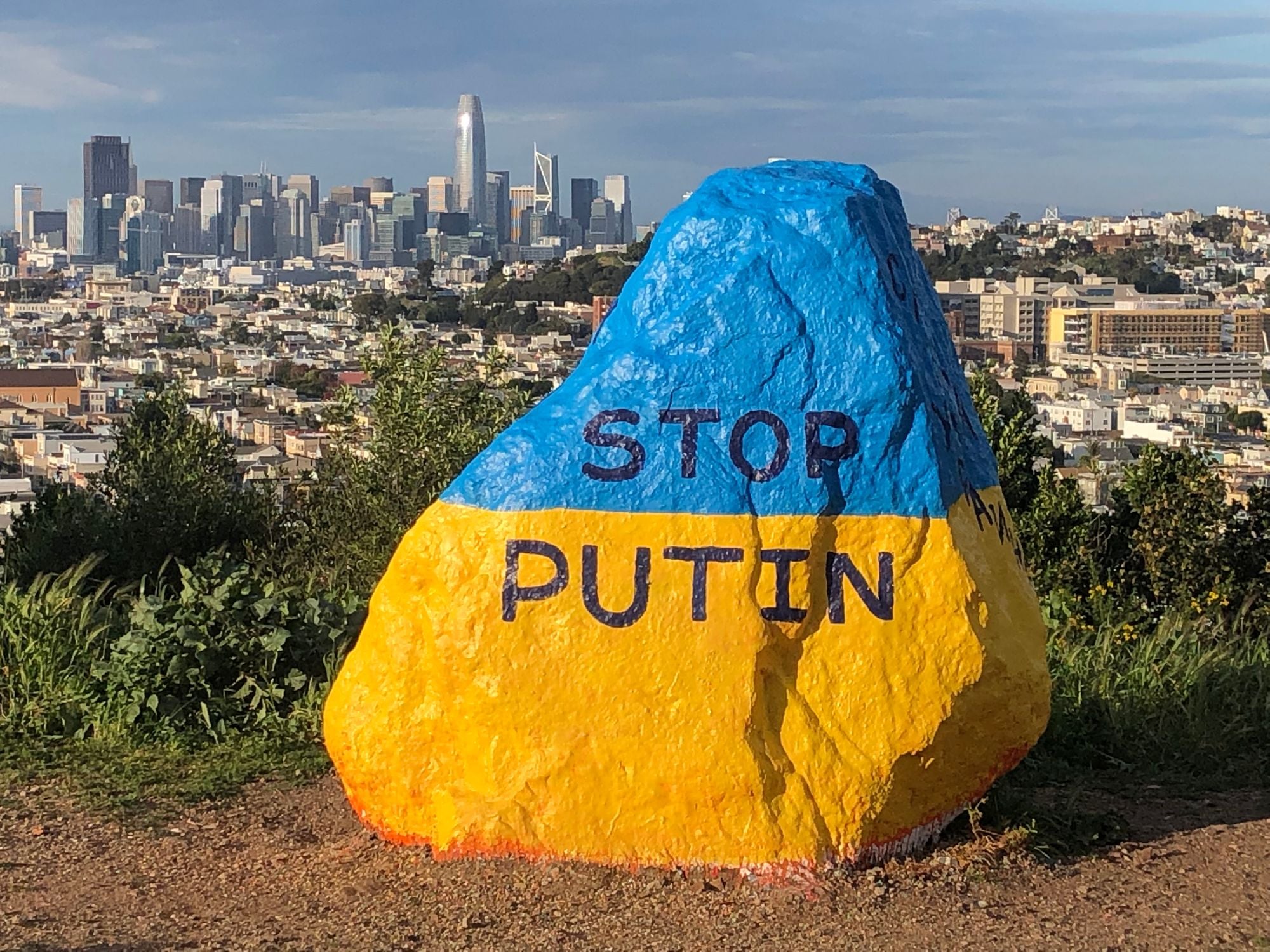 Day Around the Bay: Bernal Hill Rock Stands in Solidarity With Ukraine