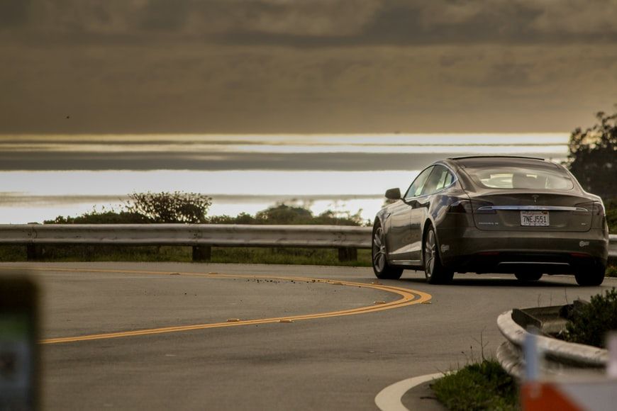 Day Around the Bay: Pointless Fight Fan Elon Musk Challenges UAW to Pointless Fight
