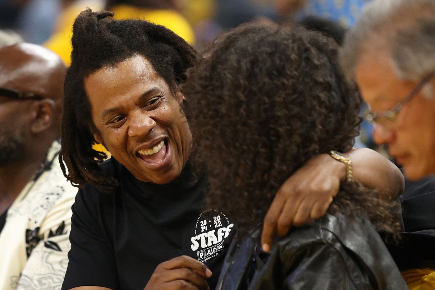 Jay-Z's Embarrassing Dad Moment With Blue Ivy at Warriors' Game 5 Goes Viral