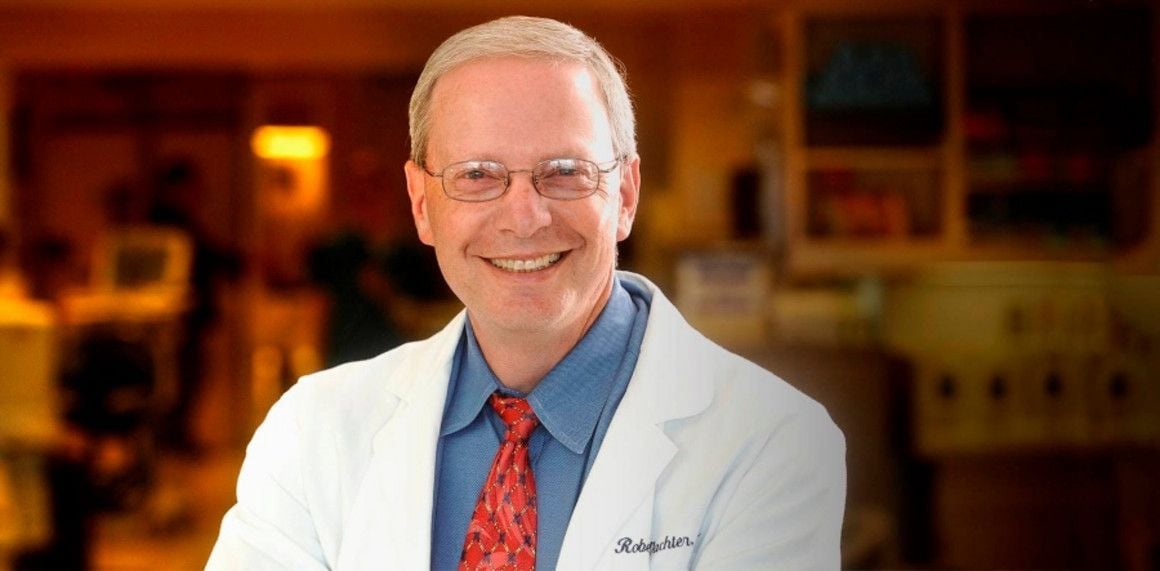 Dr. Wachter Is Going Back Inside Restaurants, Which Maybe Means the Pandemic Is Finally Over?