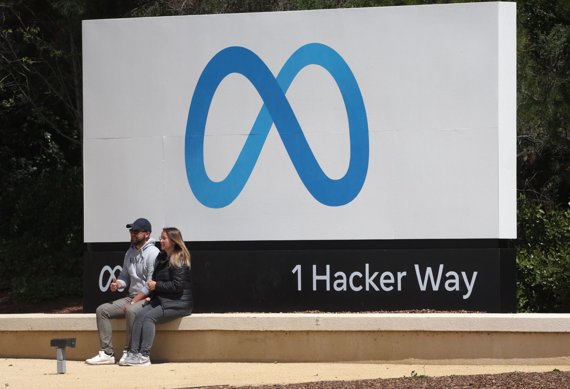 Meta Is Downsizing Its Offices, Prefers to Call This ‘Vibe Planning’