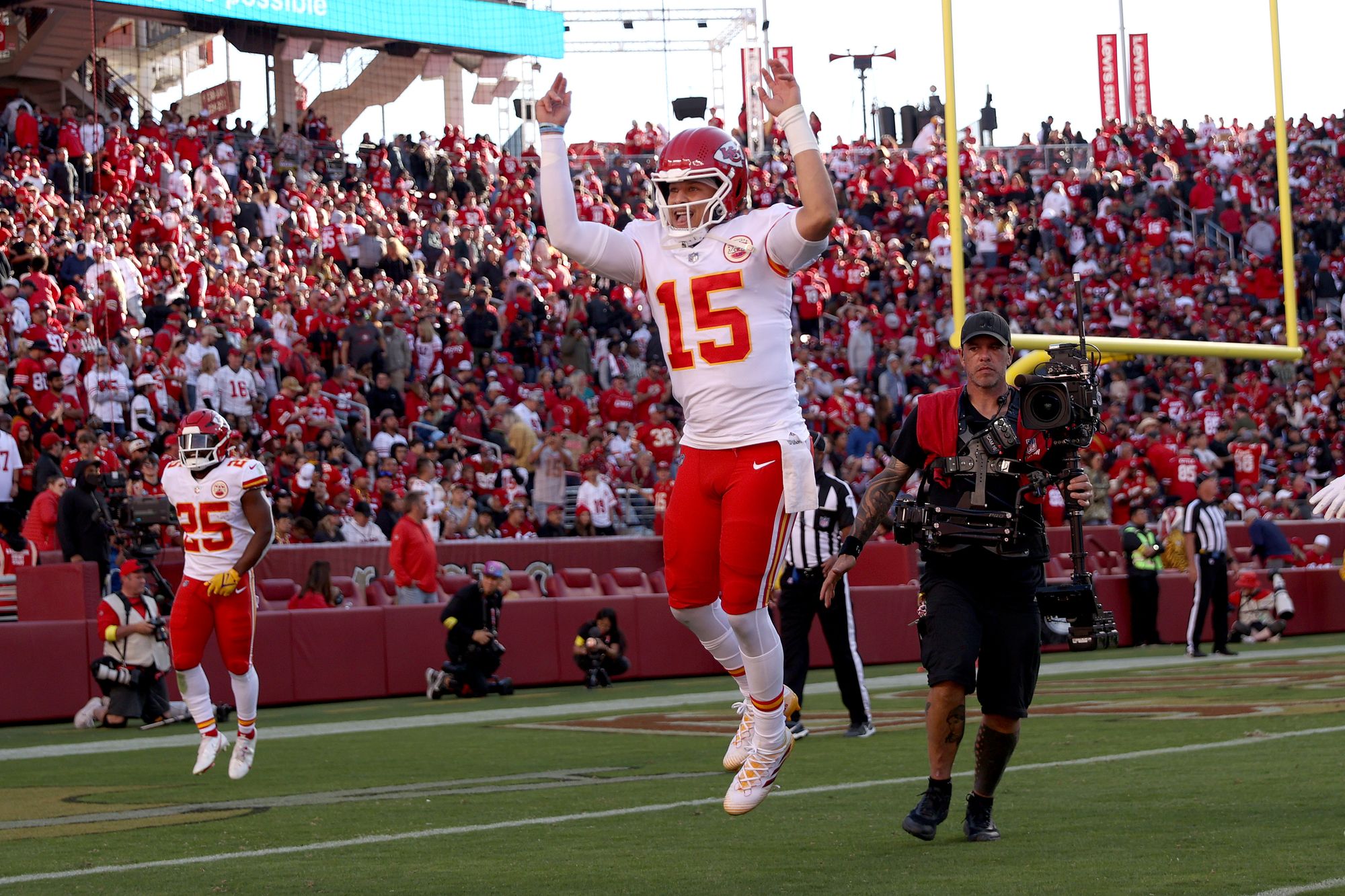 Patrick Mahomes is a cheat code in madden 23 this play was