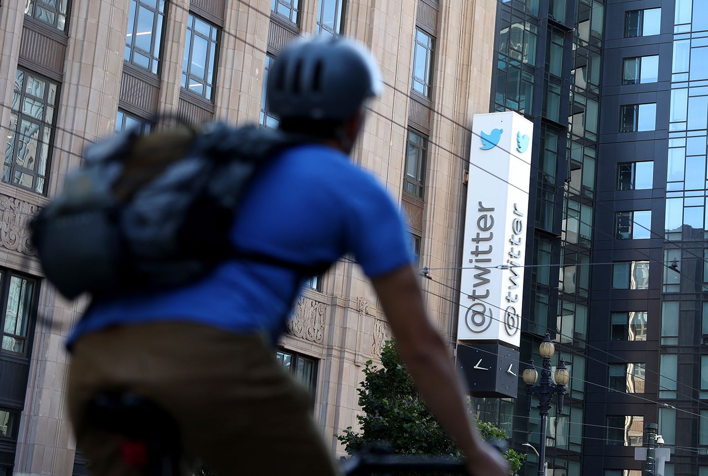 Twitter Building Shuttered Until Monday as Employees Get Emailed Pink Slips; Lawsuit Filed Over Layoff Notification