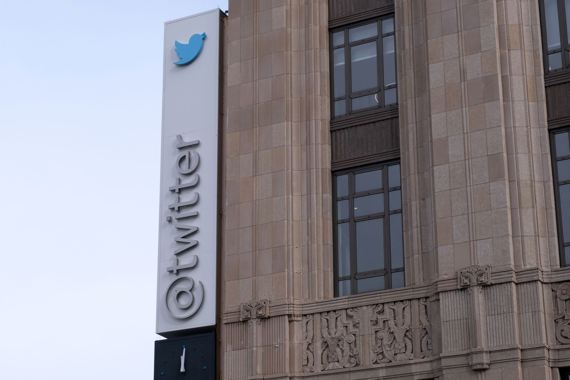 Twitter Now Trying To Auction Off Extra Office Stuff As New Lawsuit Is Filed Over Rent