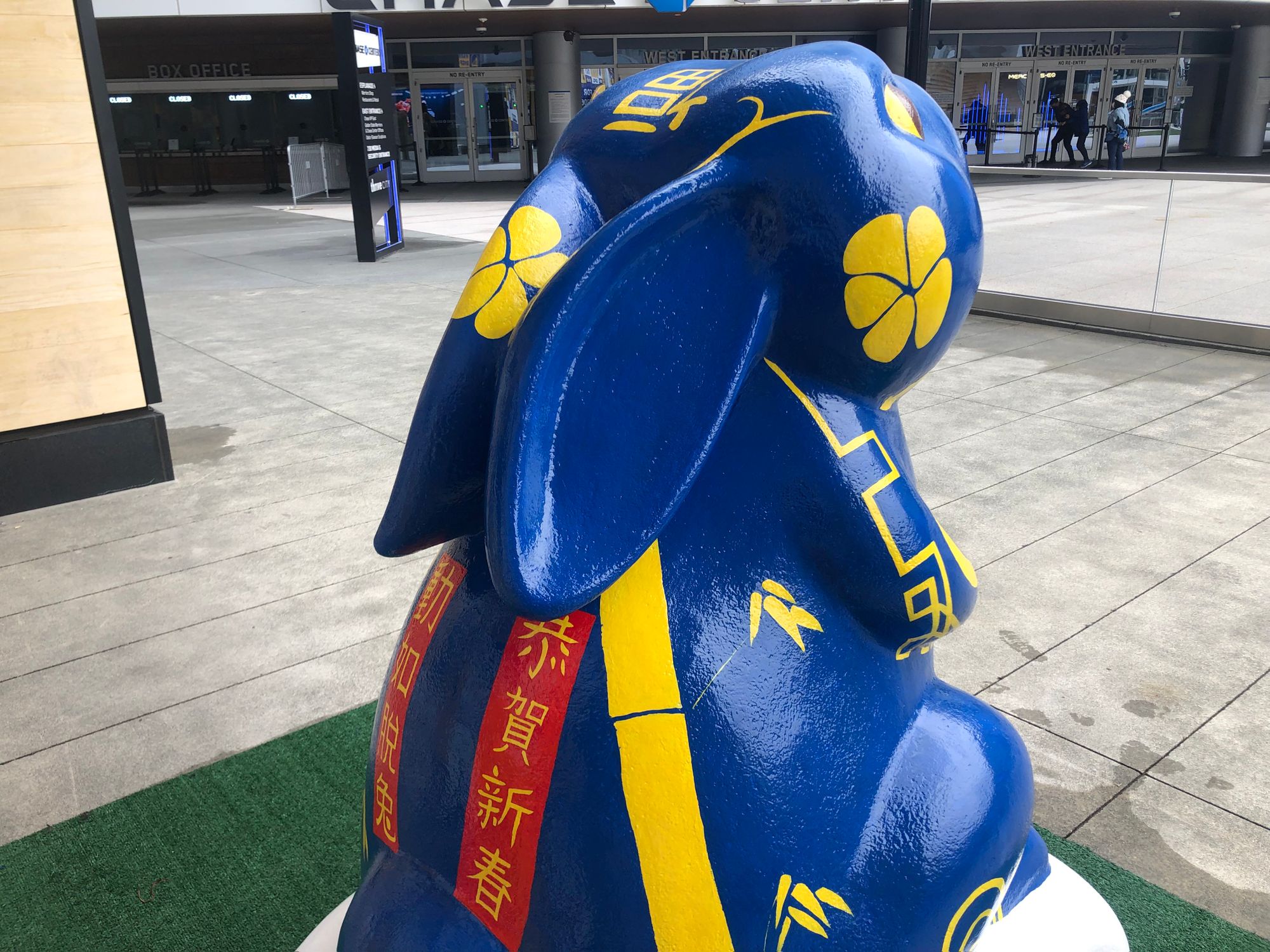 Photos Giant Rabbit Statues Ring In the Lunar New Year ‘Year of the