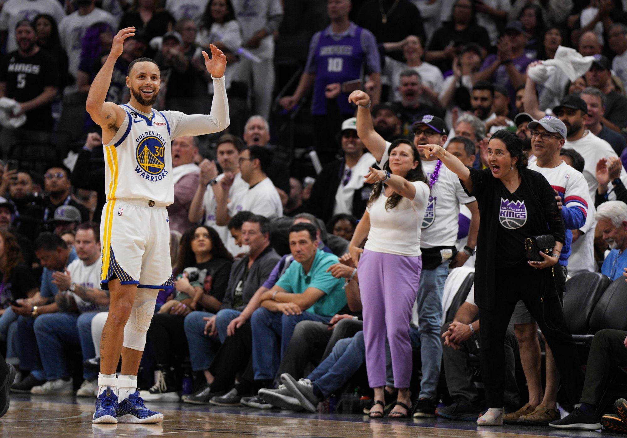 Still Stuck In Their Regular Season Road Rut, the Warriors Fall 0-2 Against the Kings In Round 1
