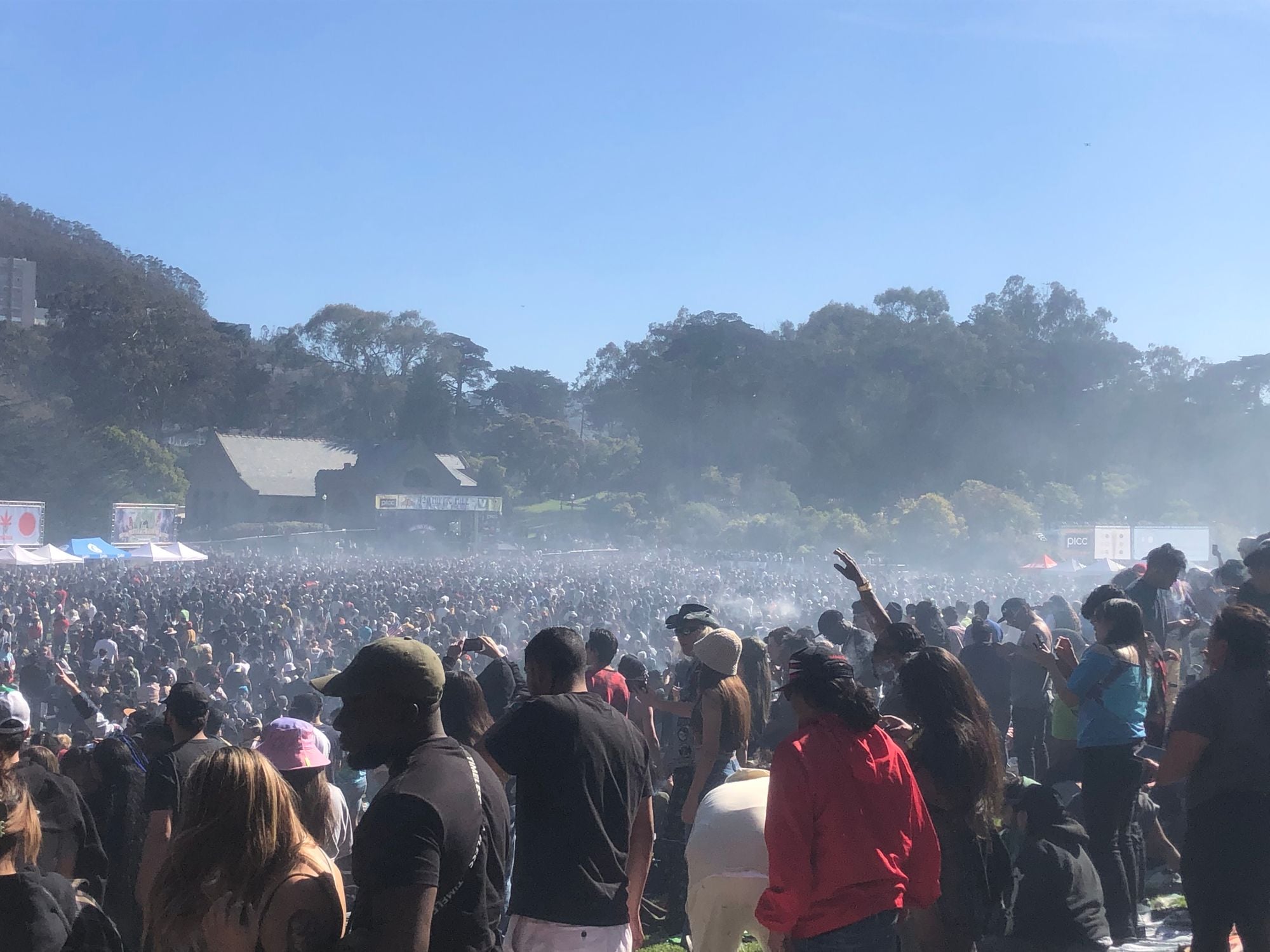 Watch: 4/20 Blankets Hippie Hill With Pot Smoke, Erykah Badu Exhorts Crowd To Smoke Even More