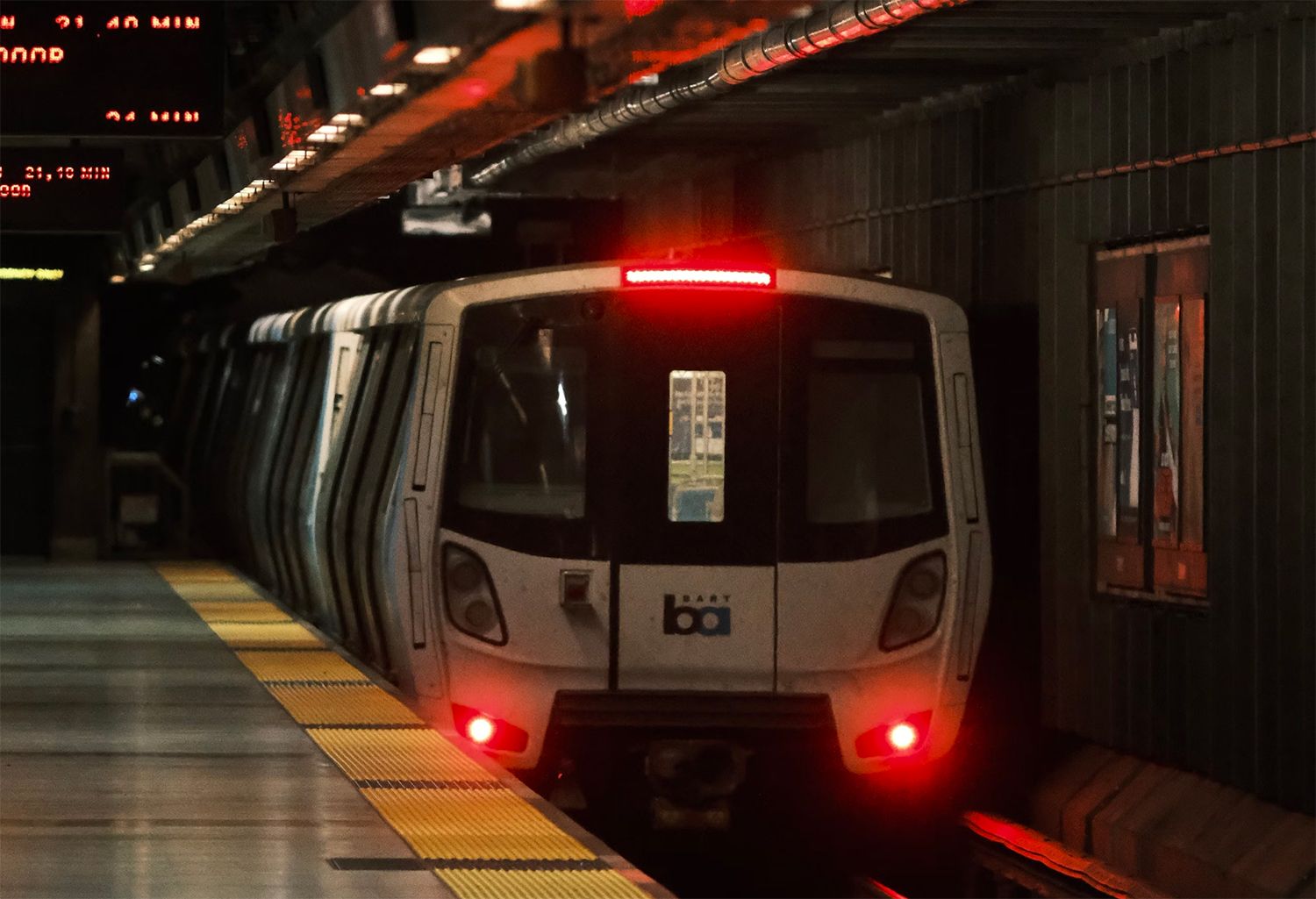 Stabbing On BART Train In Oakland Leaves One Injured