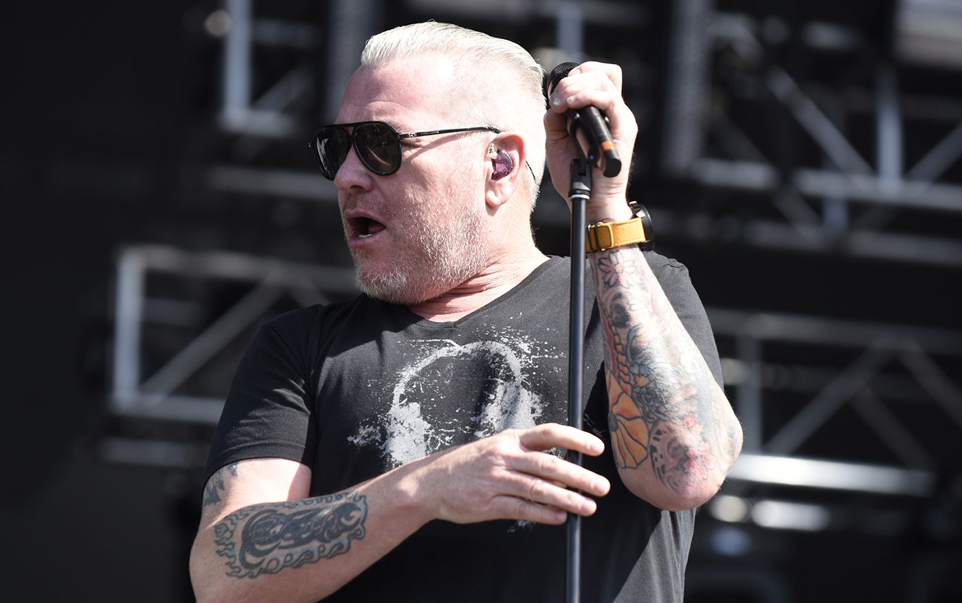 Labor Day Headlines: Smash Mouth Frontman Steve Harwell Dies at 56