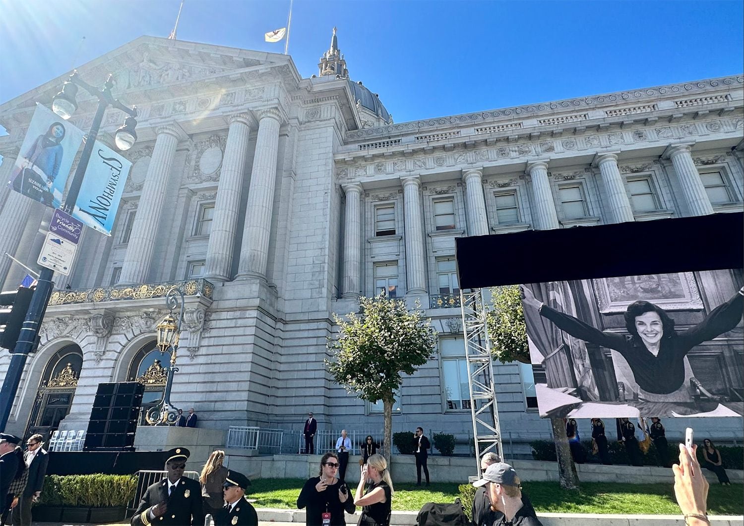 Day Around the Bay: Dianne Feinstein’s Funeral Service Attracted Exactly One Protester