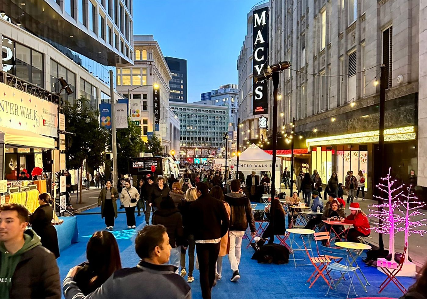 Christmas Eve Links: Food Truck Workers Injured In Stove Accident at Union Square