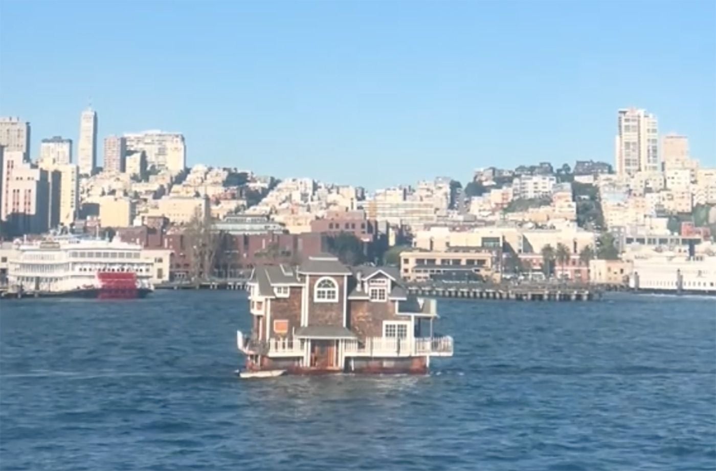 Here's Why a Two-Story Houseboat Was Being Towed Across the Bay This Week