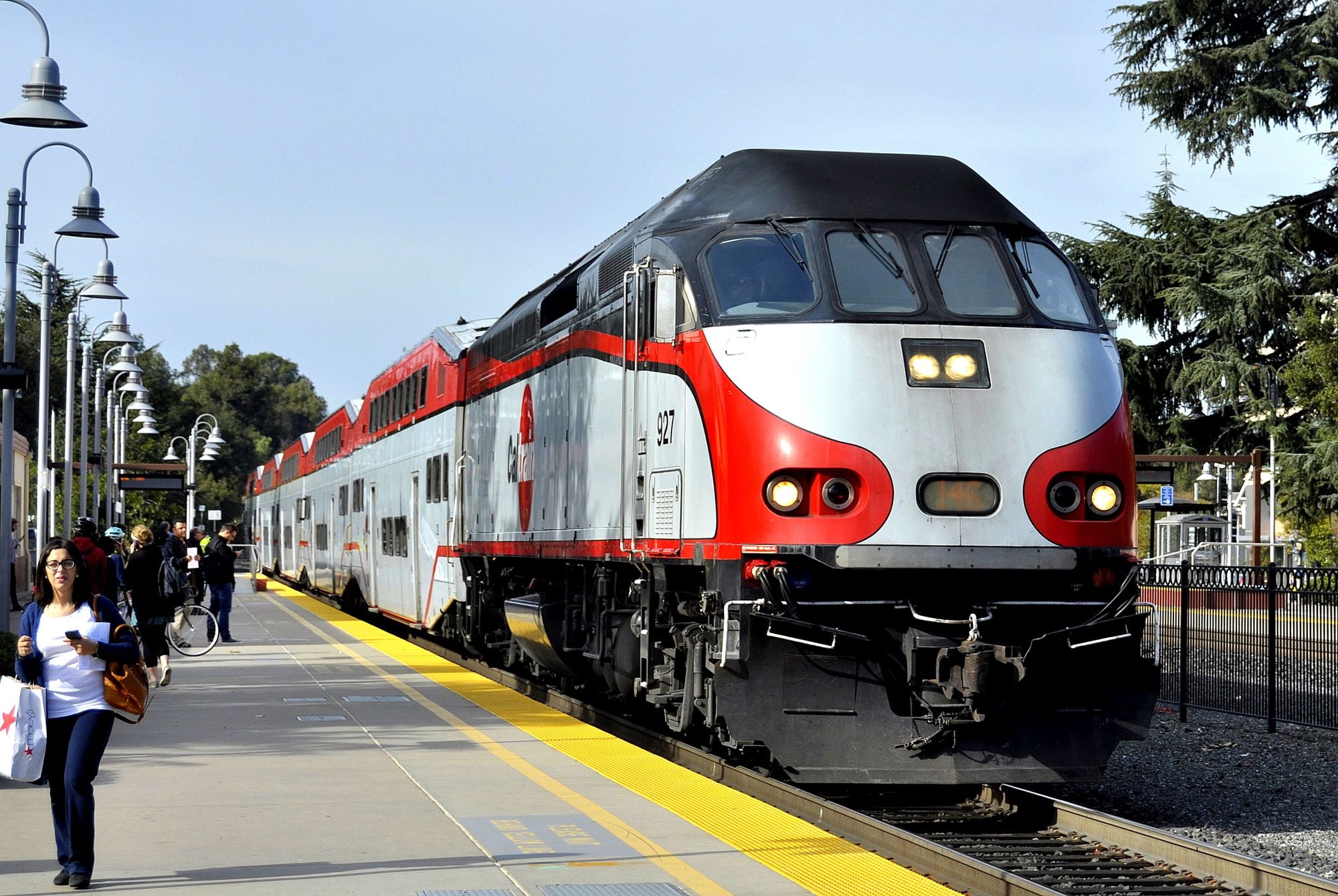 Saturday Links: Caltrain to Offer $1 Youth Fare