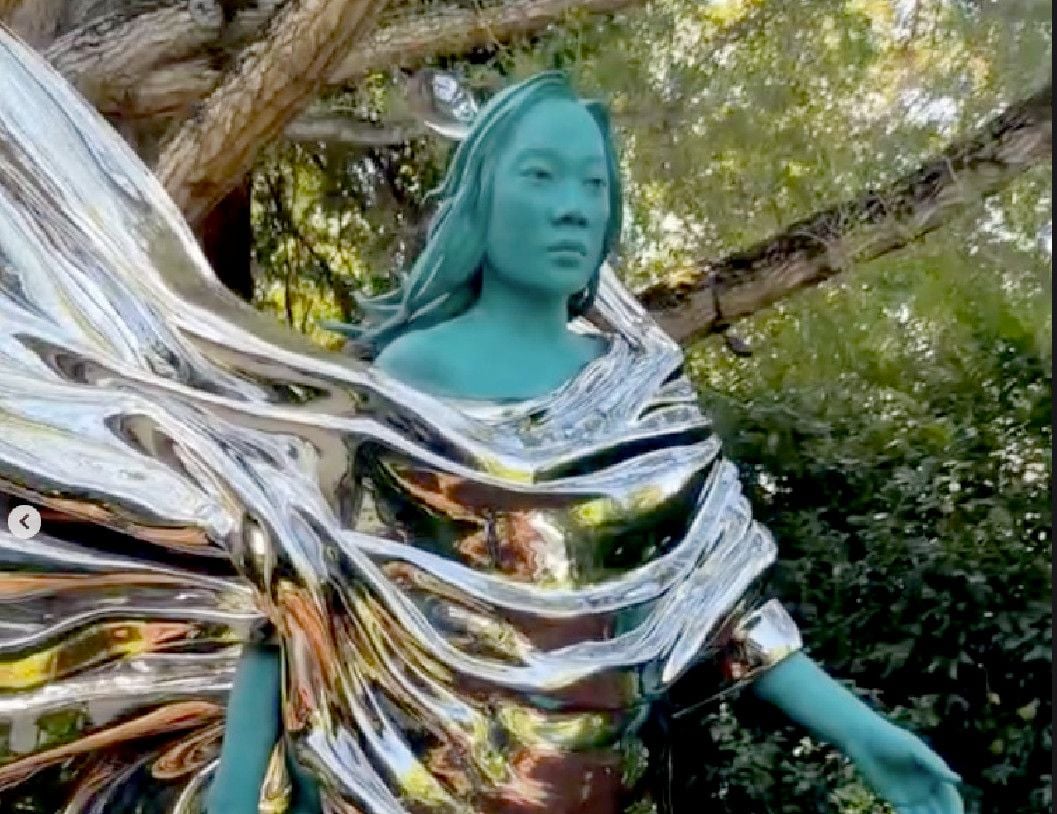 Mark Zuckerberg Has Very Strange Statue Commissioned of His Wife