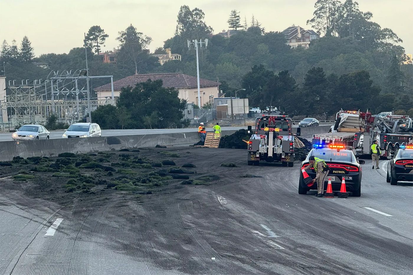 Overturned Big Rig Blocks Westbound Caldecott Tunnel, Snarling Traffic