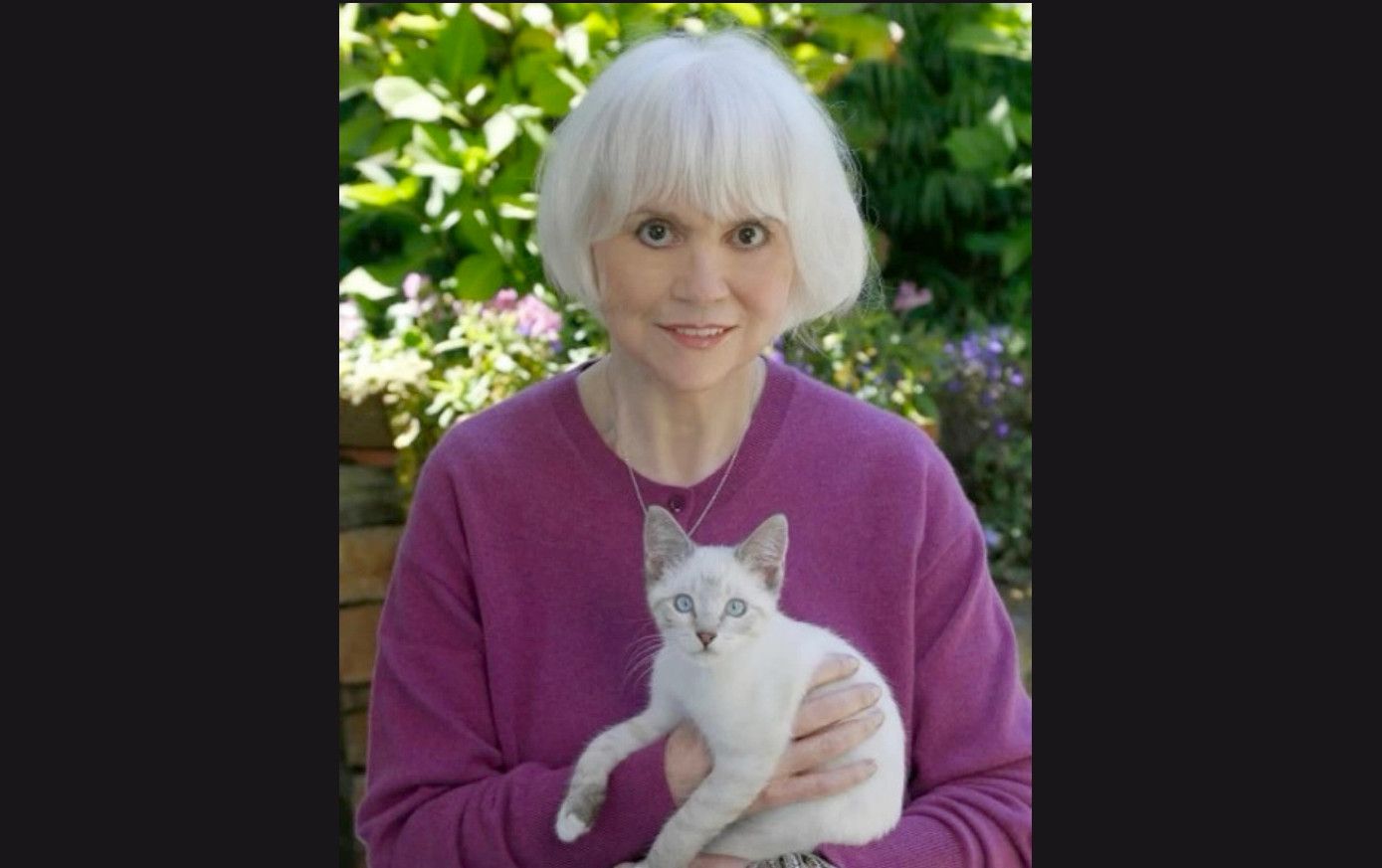 SF’s Own Linda Ronstadt Goes Full-On ‘Childless Cat Lady’ In Condemning Trump, Endorsing Harris