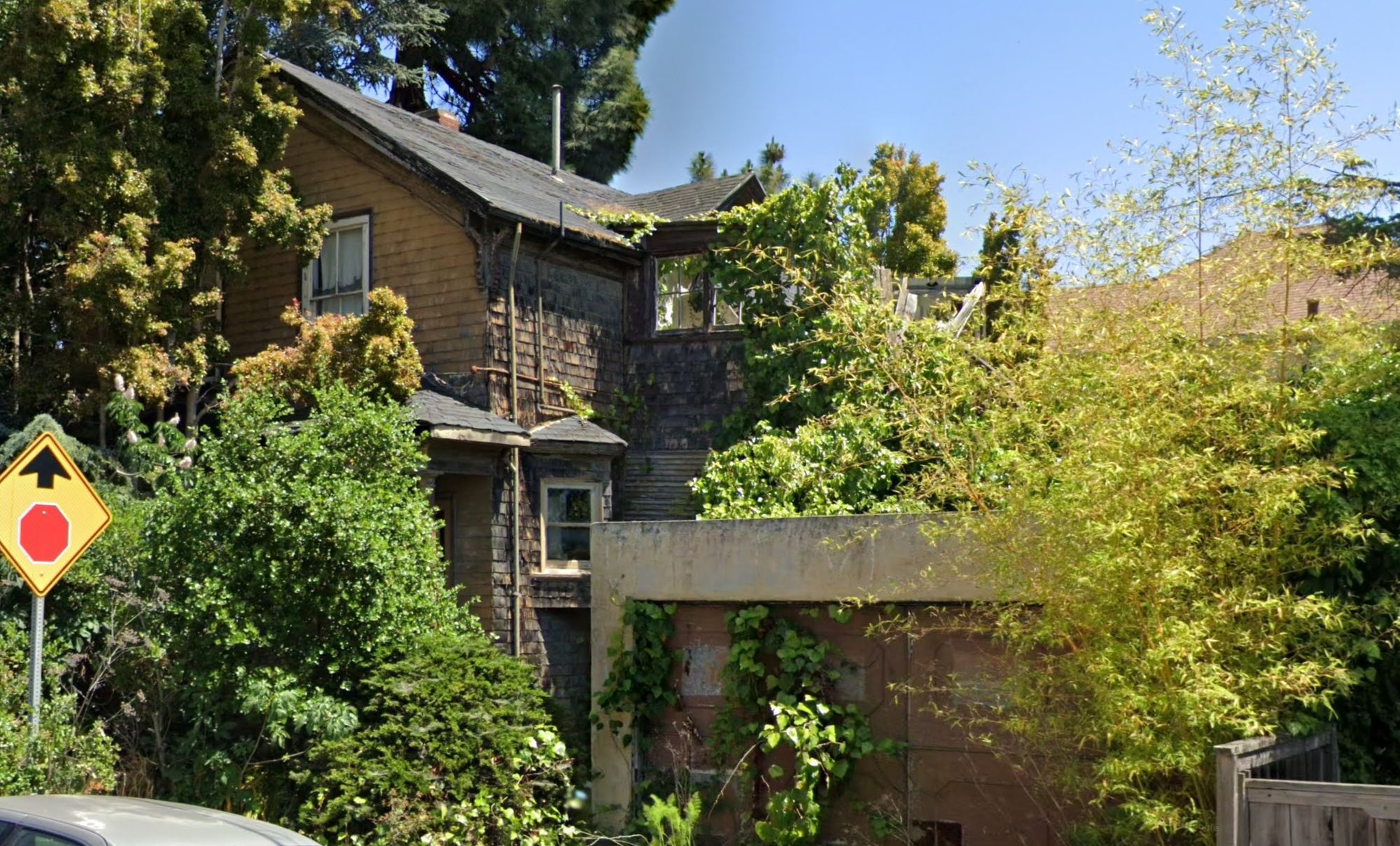 North Berkeley "Deathtrap" That Comes With Lifetime Elderly Tenant Is Pending Sale