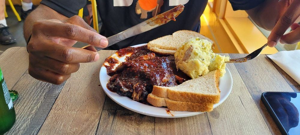 Oakland’s Famed Everett & Jones BBQ Taking Over Vacant Lou’s Fish Shack Space in Fisherman’s Wharf
