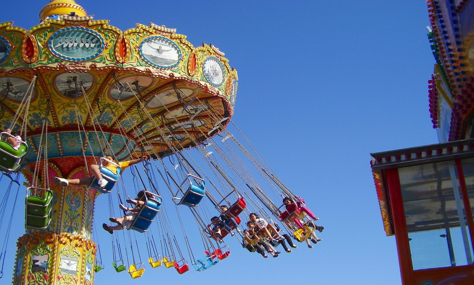 Field Notes: Dancers on Buildings, Cowboys in Oakland, and Fun at the Santa Cruz Boardwalk