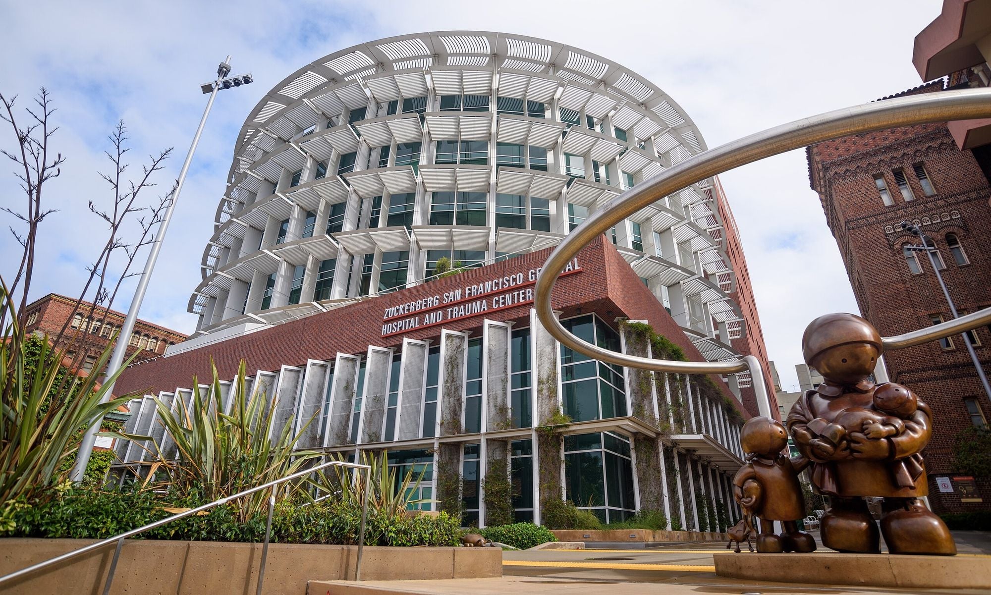 Social Worker Dies From Injuries Following Stabbing at SF General Hospital, Suspect Arrested