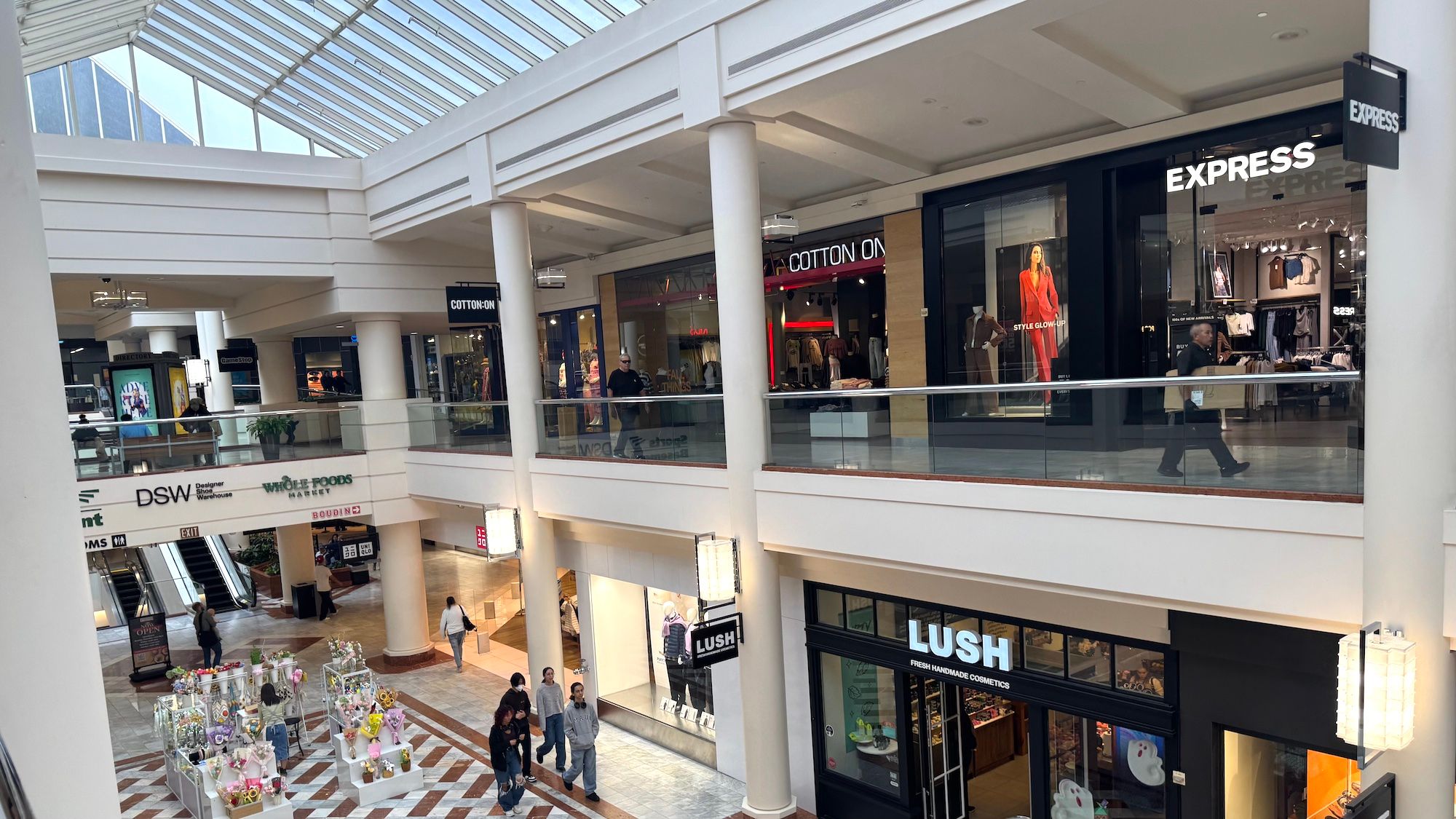 Around 1,600 PG&E Customers Lost Power Friday Near Lake Merced, Stonestown Mall