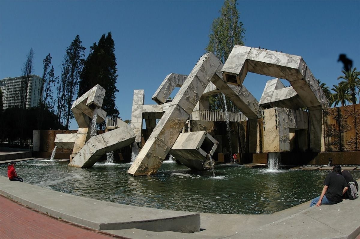 Day Around the Bay: Fire Breaks Out Inside Piece of Vaillancourt Fountain