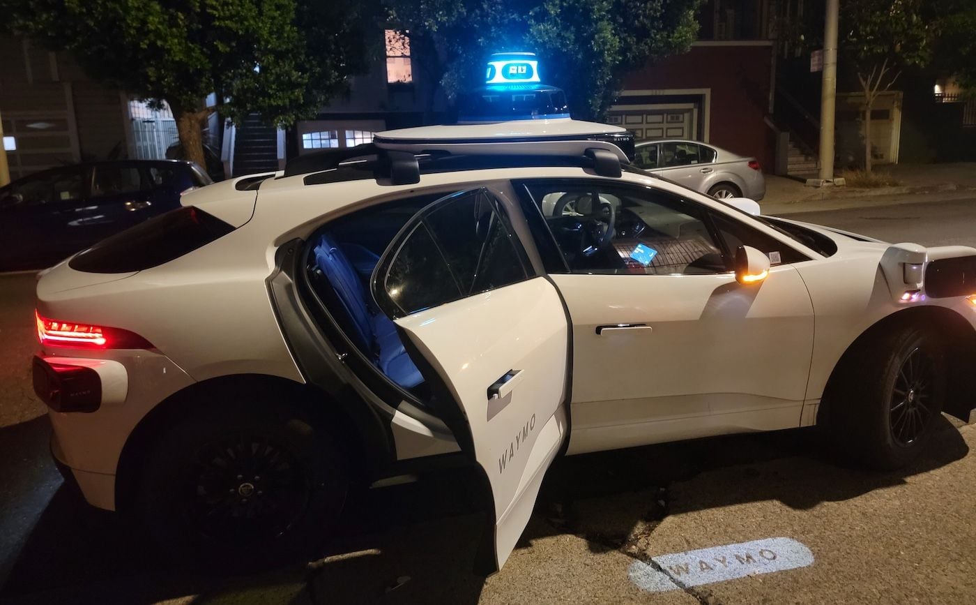 警方追查搭 Waymo 離開 Marina 瑜伽館竊案的嫌疑人 文章封面圖