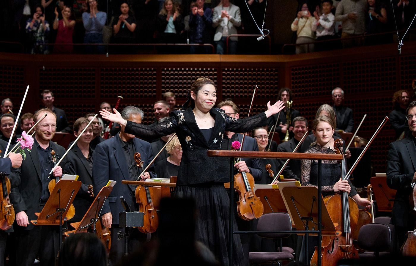 New SF Symphony Music Director Elim Chan Given Effusive Welcome at First Concert Since Being Hired