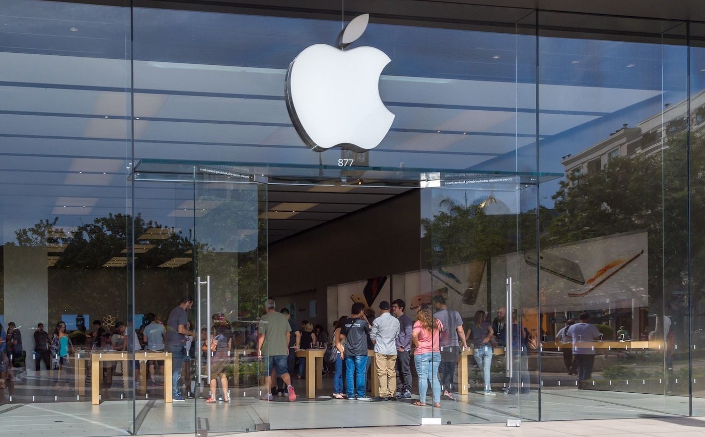 Apple Launches Leasing Program For iPhones, Macs Weeks After Price Hike